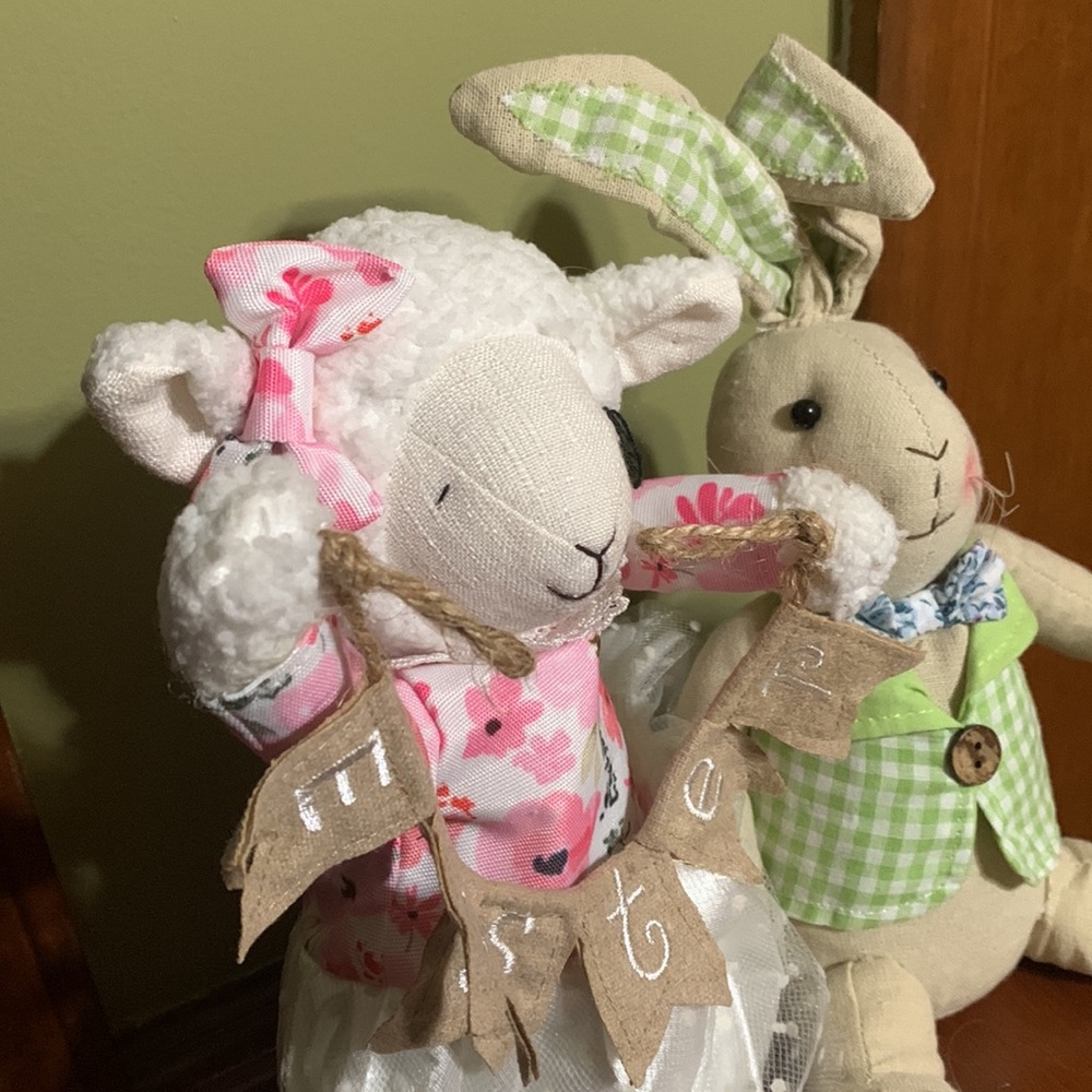 EASTER-Peter Rabbit & Spring Lamb - New Condition/ For Decorative Purposes Only! - Picture 4 of 16